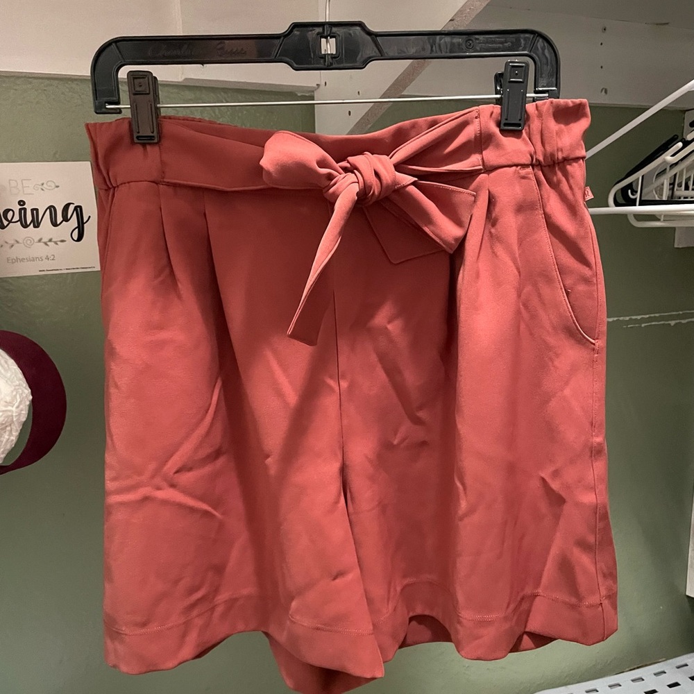 Lululemon Front Bow Shorts - Size 10
